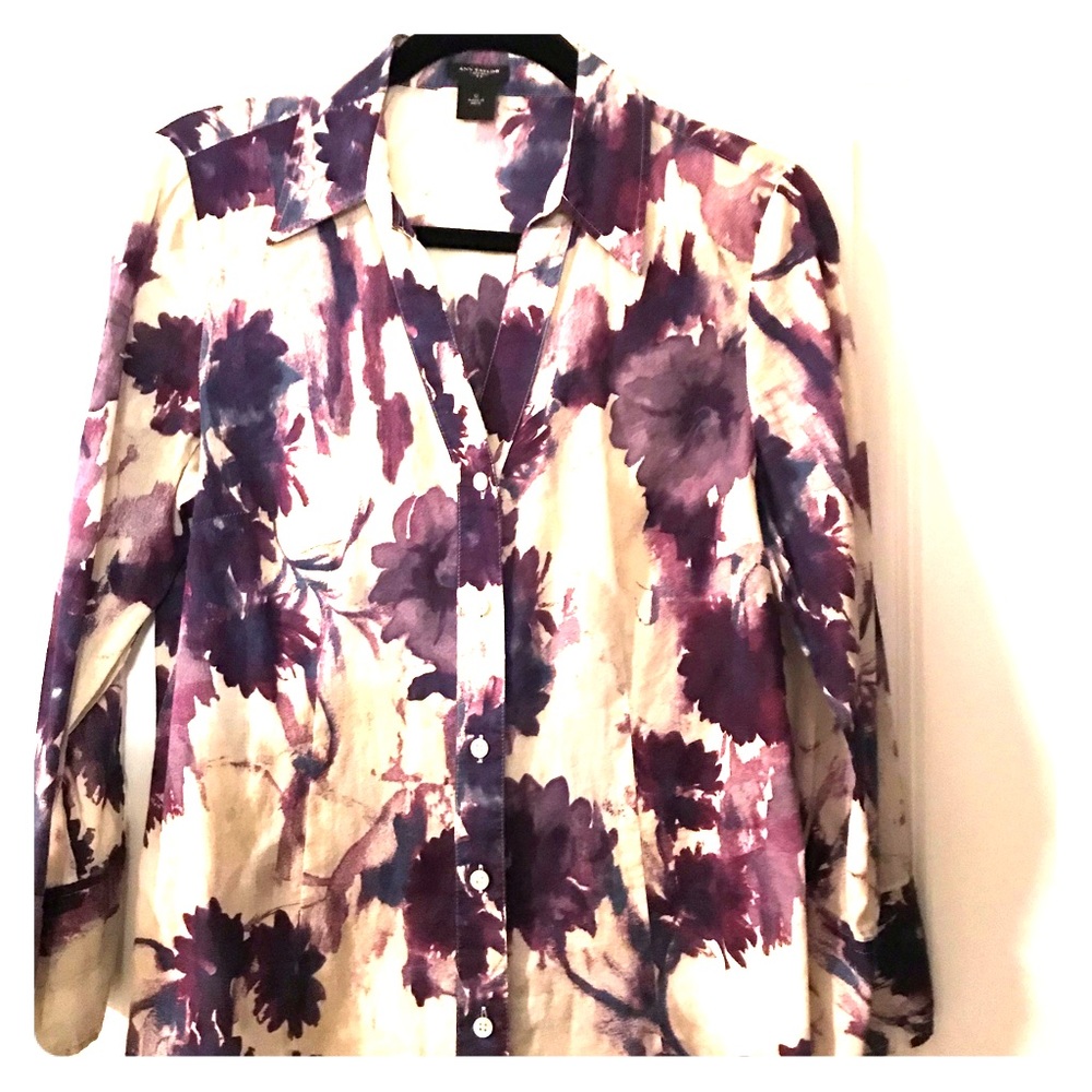 Ann Taylor size 12 beautiful floral blouse